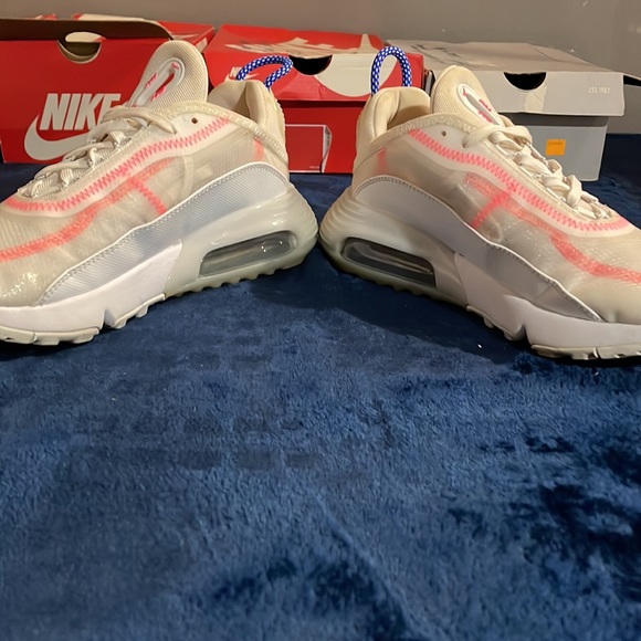 Nike Air Max 2090 Athletic Sneakers Women’s Size 7 - Picture 8 of 14